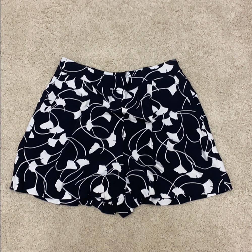 ANN TAYLOR shorts